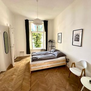 Best Location In Prague! 4 Bedrooms And Super Host!
