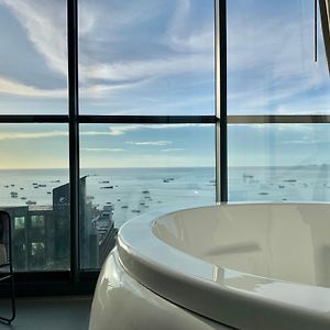Edge Central Pty Luxury Front Seaview 2Bedroom