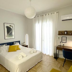 Studio Lit King-Size