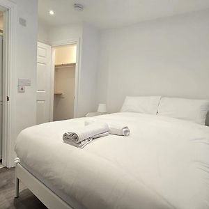 Central & Stylish, Two Bed, Two Bath