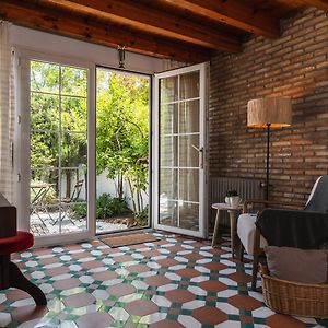 Carmenes De La Muralla - Free Parking