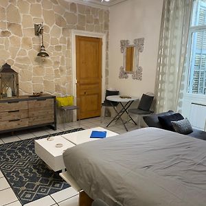 Studio Lit King-Size avec Accès aux Personnes Handicapées