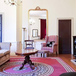 Spacious 2-Bedroom Georgian Edinburgh City Apartment