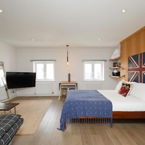 Stylish Fitzrovia Studios W1