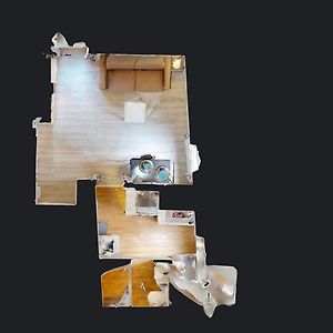 Studio Lit King-Size
