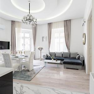 Appartement à 3 Chambres à Coucher