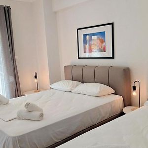 Modern Apartment In Acropolis Museum