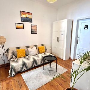 Central Lisbon Rooms In Palmira Shared Apartment For Surf Lovers