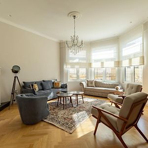 Appartement à 3 Chambres à Coucher