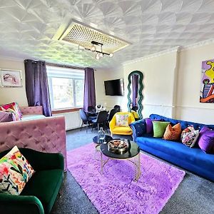 2 Bed Apartment With 4 Beds & Parking
