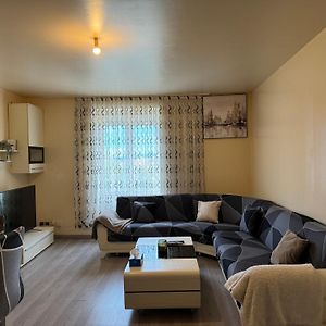 Appartement à 3 Chambres à Coucher