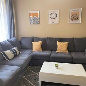 Appartement à 2 Chambres à Coucher