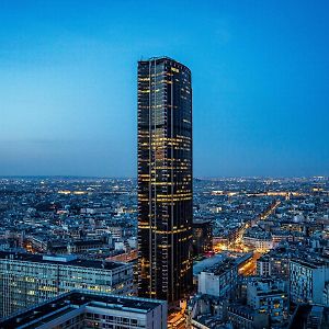 Montparnos - Gare Montparnasse - Vue Tour Eiffel