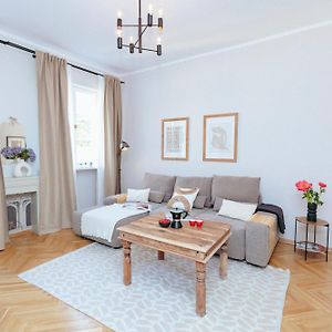 Appartement à 2 Chambres à Coucher
