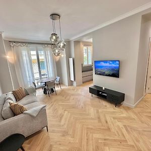 Appartement à 2 Chambres à Coucher