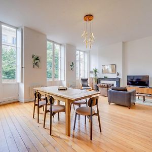 Appartement à 3 Chambres à Coucher