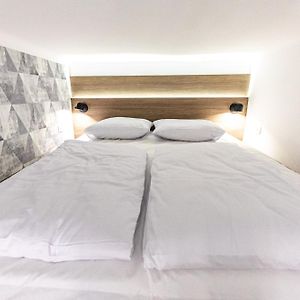 Zeus Design Apartments