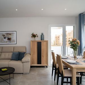 Aac Malaga - Apartamento Con Terraza, Muy Amplio, Totalmente Equipado, Cerca Del Centro Y Nuevo!