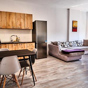 Appartement à 2 Chambres à Coucher