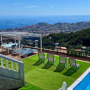 Studio Geek Villa - Open Space - 5M From 5 Top Attractions - Pool All Year Round, Dining Pergola, Barbecue - Funchal Matrix Holiday Home