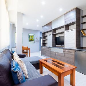 Appartement à 2 Chambres à Coucher