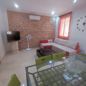 Appartement à 3 Chambres à Coucher