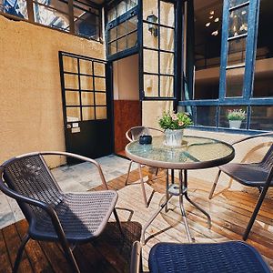 Citywalk Cottage With Two Beds And Courtyard