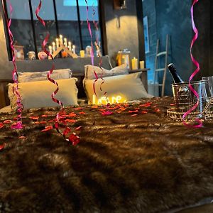 Le Chalet Romantique, Spa, Ecran Cinema, Lit King Size, Day Use, 10 Min Centre