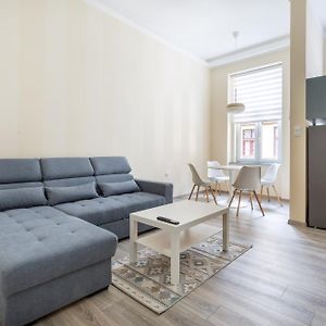 R62B Rottenbiller Apartment