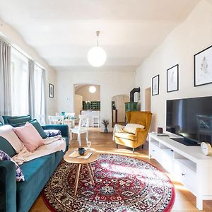 Appartement à 2 Chambres à Coucher