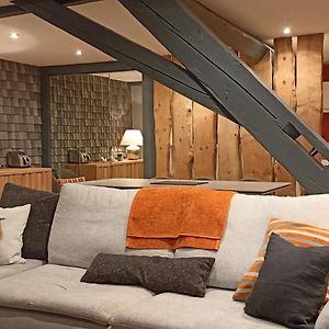 Appartement à 3 Chambres à Coucher