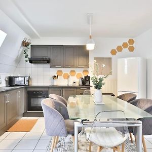 Appartement à 3 Chambres à Coucher