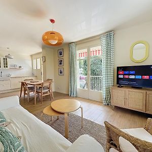 Appartement à 2 Chambres à Coucher