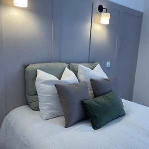 Appartement de Luxe à 2 Chambres à Coucher