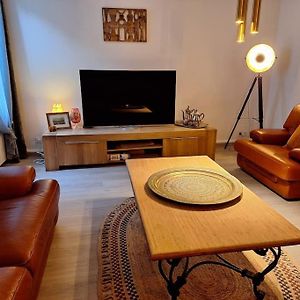 Appartement à 2 Chambres à Coucher