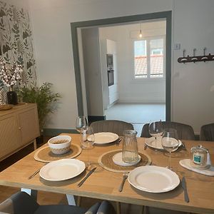 Appartement à 4 Chambres à Coucher