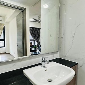 Suite à 2 Chambres à Coucher