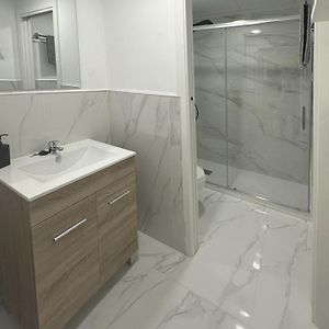 Appartement de Luxe à 2 Chambres à Coucher