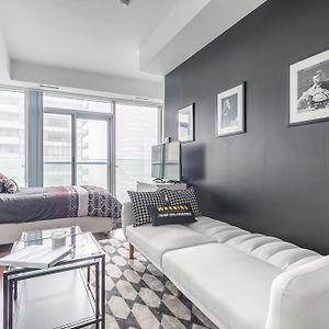 Studio Lit King-Size
