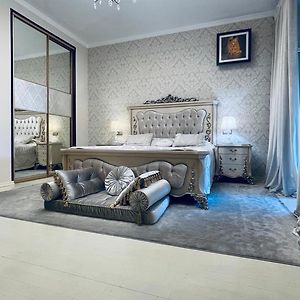 Luxury Design Apartments In The Center Of Kiev