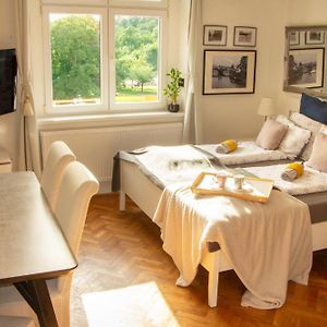 Double King Size Sunny Suite In Castle Area