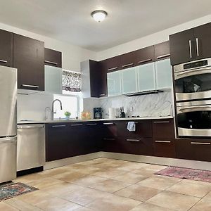 Xanadu 10 Mins To South Beach! 3 Bedroom Miami Villa