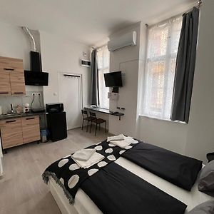 Mano Studios Budapest I