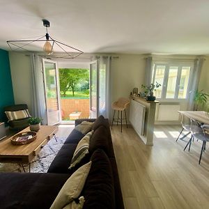 Appartement à 2 Chambres à Coucher