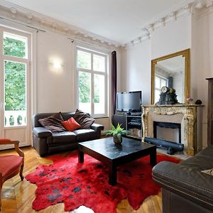 Appartement à 2 Chambres à Coucher