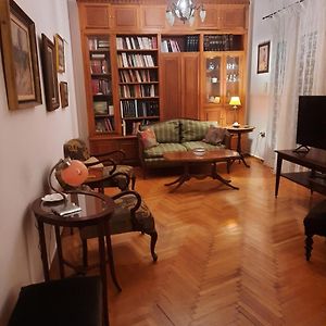 Classical, Luxury Penthouse Apartment In Athens