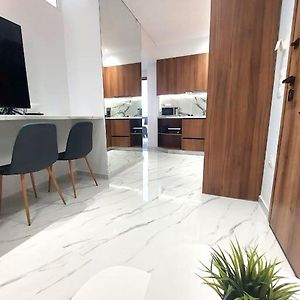 Βright N' Stylish Flat Located At The Best Central Spot