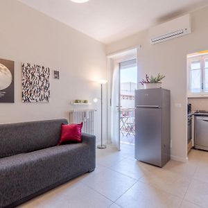 Santa Rita Functional Flat With Balcony