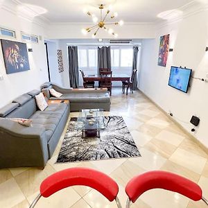 Appartement à 3 Chambres à Coucher