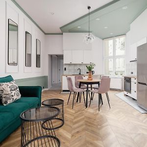 Appartement à 2 Chambres à Coucher